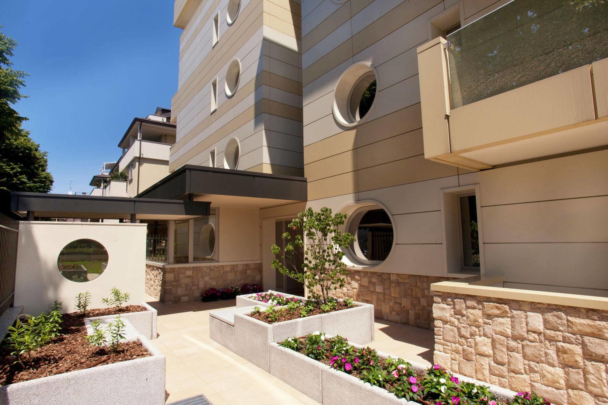 Residence Le Querce Cernusco Sul Naviglio Exterior photo
