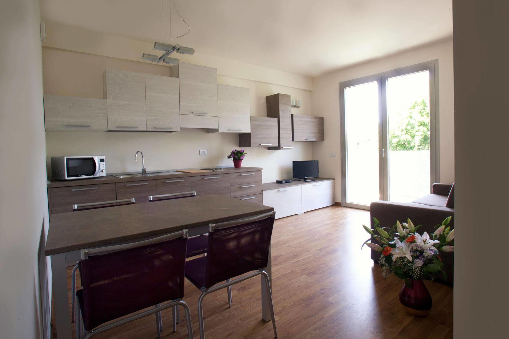 Residence Le Querce Cernusco Sul Naviglio Exterior photo